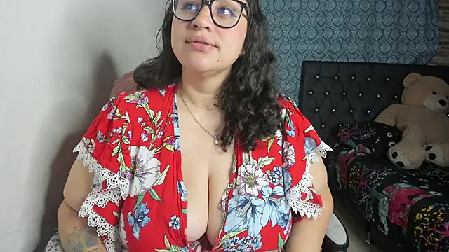 Snapshot of Imluna93 chatting on September 23, 2025, 5:47 am Imluna93 online show from September 23, 2025, 5:47 am