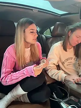 Snapshot of Jasmine_urPrincess chatting on October 18, 2025, 6:04 am Jasmine urPrincess online show from October 18, 2025, 6:04 am