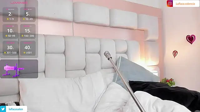 Snapshot of AndreaValencia chatting on March 9, 2025, 7:48 pm AndreaValencia online show from March 9, 2025, 7:48 pm