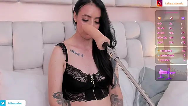 Snapshot of AndreaValencia chatting on February 28, 2025, 11:23 pm AndreaValencia online show from February 28, 2025, 11:23 pm