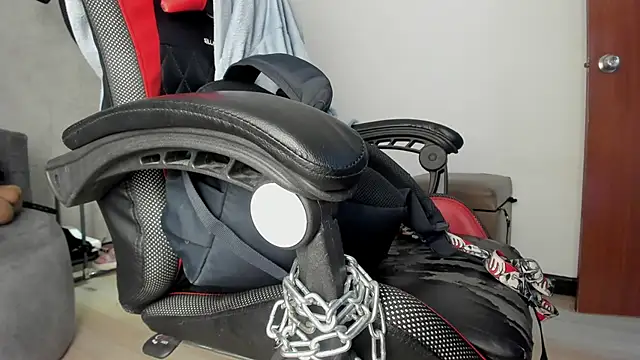 selene red  online show from October 19, 2025, 4:43 pm