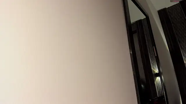 selene red  online show from November 15, 2025, 4:00 pm