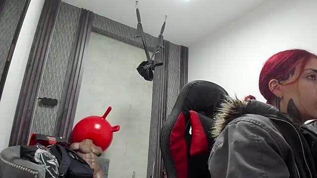 Snapshot of selene_red_ chatting on February 17, 2026, 12:41 am selene red online show from February 17, 2026, 12:41 am