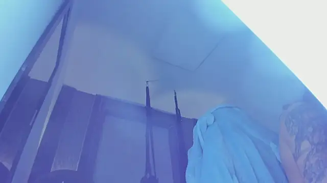 selene red  online show from October 21, 2025, 1:54 pm