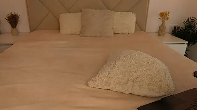 funny to see you here online show from September 19, 2025, 11:58 am