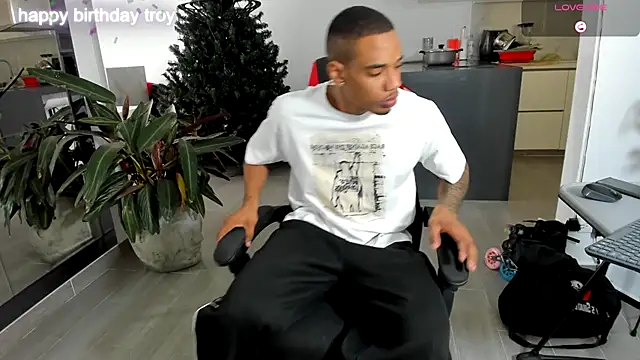 TROYWESLY- online show from December 18, 2025, 5:50 pm