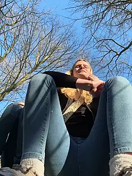 Snapshot of emma_neko chatting on March 18, 2025, 3:44 pm emma neko online show from March 18, 2025, 3:44 pm