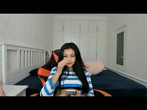 Missykitty01 online show from October 7, 2025, 6:25 am