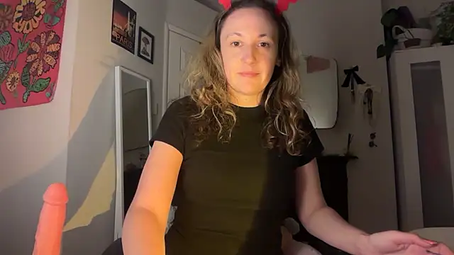 Littlelolo60 online show from February 6, 2026, 6:48 pm