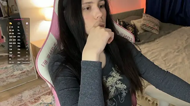 jennetdoll online show from February 26, 2025, 7:42 pm