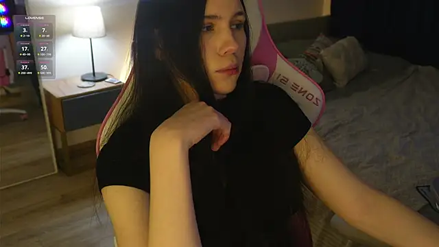 jennetdoll online show from February 20, 2025, 1:40 pm