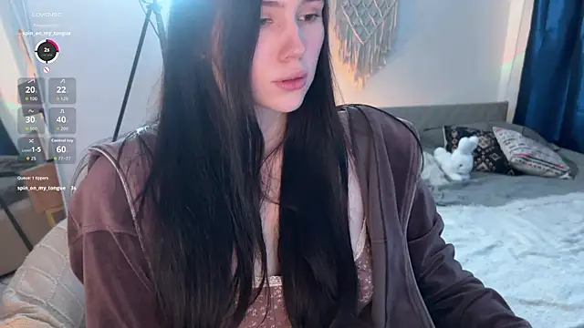 jennetdoll online show from September 18, 2025, 1:14 pm