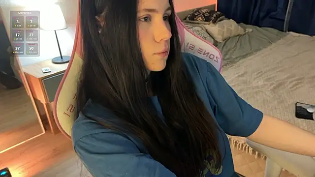 jennetdoll online show from February 17, 2025, 2:28 pm