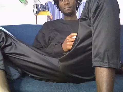 Snapshot of Delicious-D chatting on November 19, 2025, 5:29 am Delicious-D online show from November 19, 2025, 5:29 am