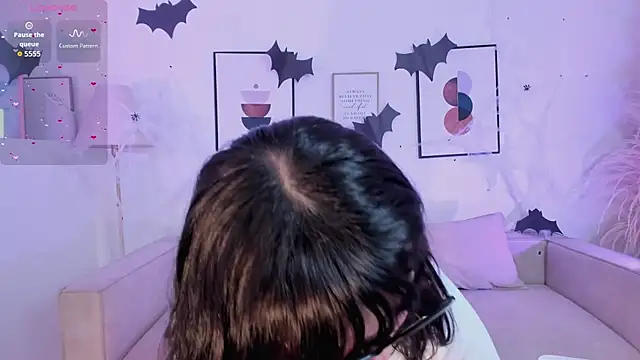 Snapshot of Sweet_Namii chatting on October 29, 2025, 7:57 pm Sweet Namii online show from October 29, 2025, 7:57 pm