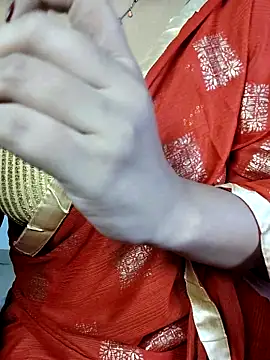 Snapshot of VR_here_4U chatting on October 6, 2025, 4:30 pm VR here 4U online show from October 6, 2025, 4:30 pm