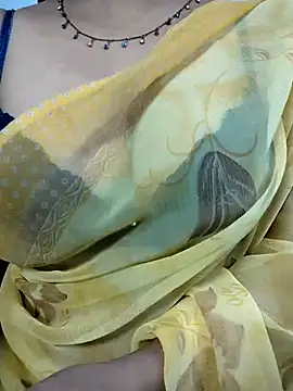 Snapshot of VR_here_4U chatting on October 5, 2025, 11:56 am VR here 4U online show from October 5, 2025, 11:56 am