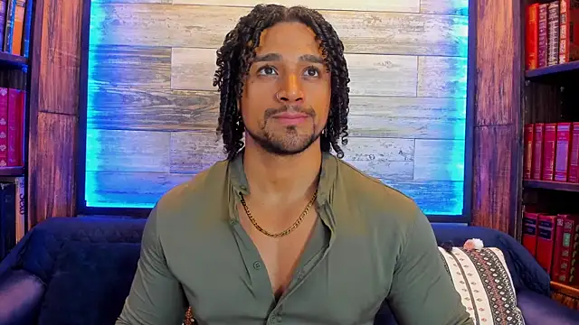 Snapshot of MikeEstevess chatting on February 16, 2025, 2:31 am MikeEstevess online show from February 16, 2025, 2:31 am