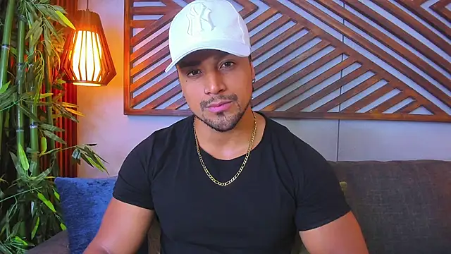 Snapshot of MikeEstevess chatting on January 24, 2025, 3:43 am MikeEstevess online show from January 24, 2025, 3:43 am