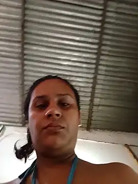 Snapshot of Andreita_95 chatting on December 22, 2025, 1:33 pm Andreita 95 online show from December 22, 2025, 1:33 pm