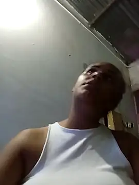 Snapshot of Andreita_95 chatting on December 2, 2025, 2:34 am Andreita 95 online show from December 2, 2025, 2:34 am