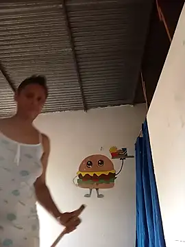 Snapshot of Andreita_95 chatting on November 13, 2025, 11:14 am Andreita 95 online show from November 13, 2025, 11:14 am