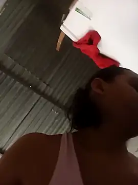 Snapshot of Andreita_95 chatting on December 21, 2025, 2:41 pm Andreita 95 online show from December 21, 2025, 2:41 pm