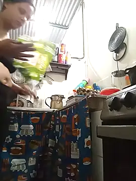 Snapshot of Andreita_95 chatting on November 14, 2025, 11:47 am Andreita 95 online show from November 14, 2025, 11:47 am