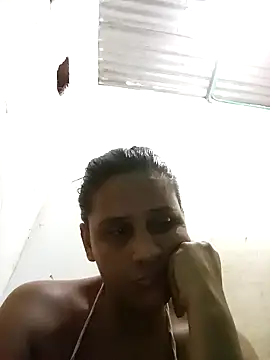 Snapshot of Andreita_95 chatting on November 4, 2025, 10:13 pm Andreita 95 online show from November 4, 2025, 10:13 pm