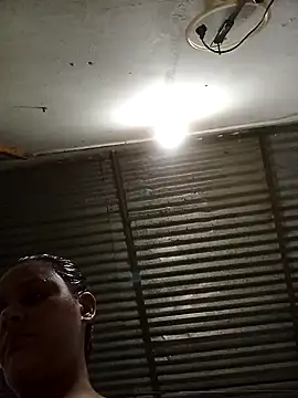 Snapshot of Andreita_95 chatting on November 6, 2025, 11:31 pm Andreita 95 online show from November 6, 2025, 11:31 pm