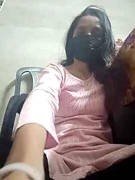 REVA DARLING online show from November 9, 2025, 3:38 pm