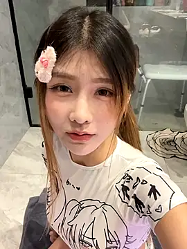 Momoever123456 online show from December 14, 2025, 1:49 pm