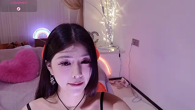 Momoever123456 online show from March 27, 2026, 1:56 pm