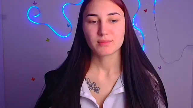 Jennifer Blum online show from March 4, 2025, 1:06 pm