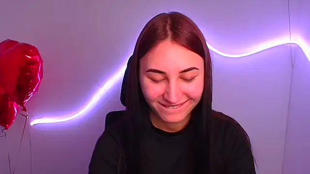 Jennifer Blum online show from March 3, 2025, 1:07 am