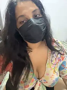 NOORA-GIRL online show from June 7, 2026, 2:39 am