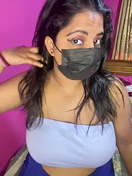 NOORA-GIRL online show from October 3, 2025, 4:47 am