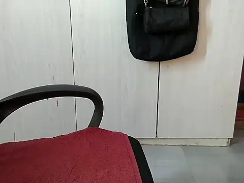 Snapshot of Destiny_Desire chatting on September 15, 2025, 5:24 pm Destiny Desire online show from September 15, 2025, 5:24 pm