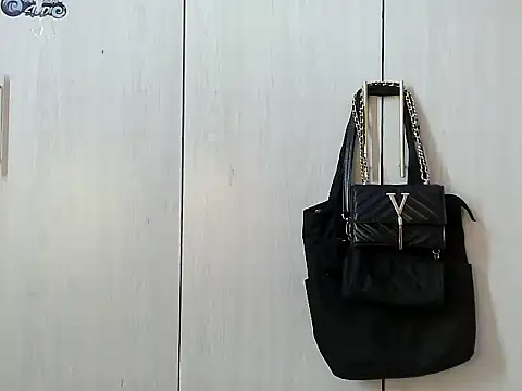 Snapshot of Destiny_Desire chatting on October 24, 2025, 4:39 pm Destiny Desire online show from October 24, 2025, 4:39 pm