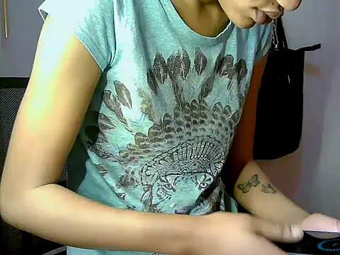 Snapshot of Destiny_Desire chatting on October 2, 2025, 9:34 am Destiny Desire online show from October 2, 2025, 9:34 am