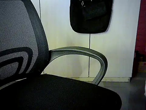 Snapshot of Destiny_Desire chatting on September 10, 2025, 9:03 pm Destiny Desire online show from September 10, 2025, 9:03 pm