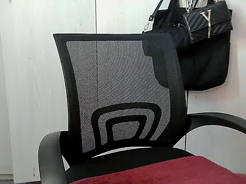 Snapshot of Destiny_Desire chatting on September 26, 2025, 2:02 pm Destiny Desire online show from September 26, 2025, 2:02 pm