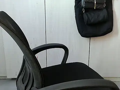 Snapshot of Destiny_Desire chatting on October 10, 2025, 3:02 pm Destiny Desire online show from October 10, 2025, 3:02 pm