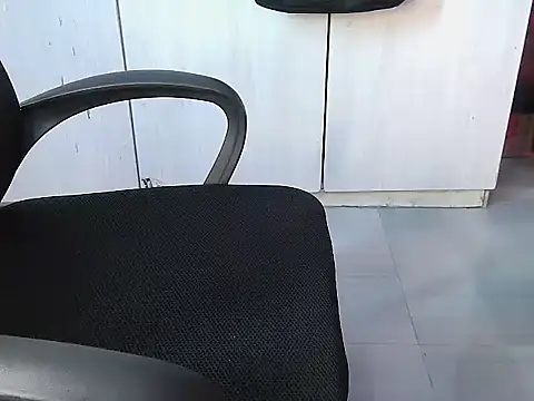 Snapshot of Destiny_Desire chatting on November 1, 2025, 7:30 pm Destiny Desire online show from November 1, 2025, 7:30 pm