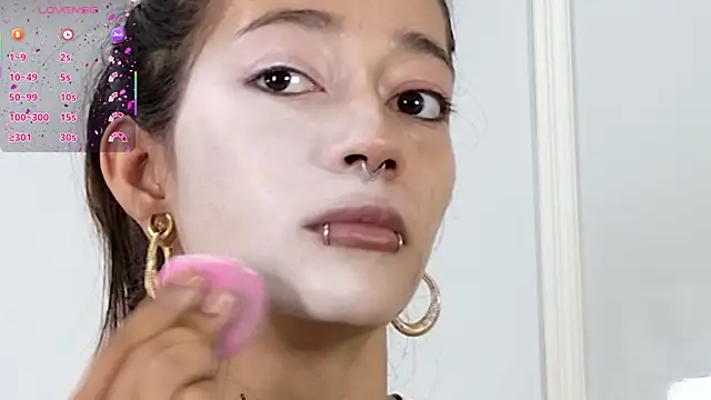 zorravioletta1 online show from March 21, 2026, 1:15 pm