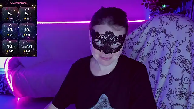 Sexy-Housewife online show from January 26, 2025, 8:13 pm