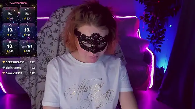 Sexy-Housewife online show from January 11, 2025, 6:33 pm