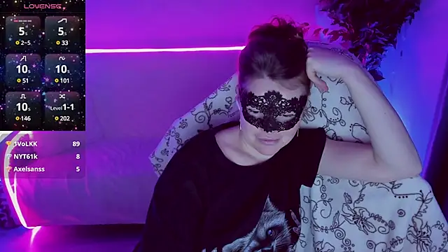 Sexy-Housewife online show from March 8, 2025, 12:30 pm
