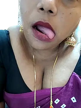 Snapshot of Swapna_143 chatting on December 30, 2024, 5:58 am Swapna 143 online show from December 30, 2024, 5:58 am