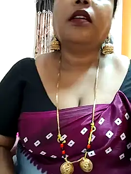 Snapshot of Swapna_143 chatting on December 30, 2024, 2:53 am Swapna 143 online show from December 30, 2024, 2:53 am